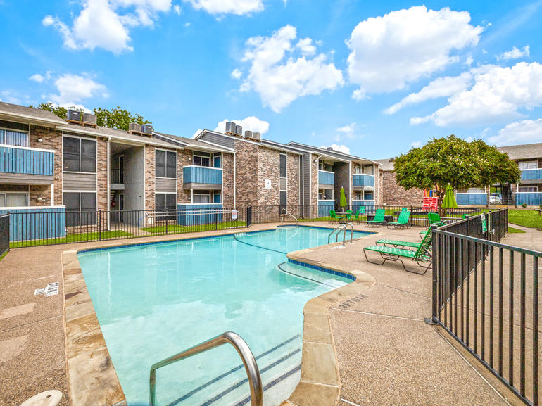 272-unit multifamily property in Dallas, TX