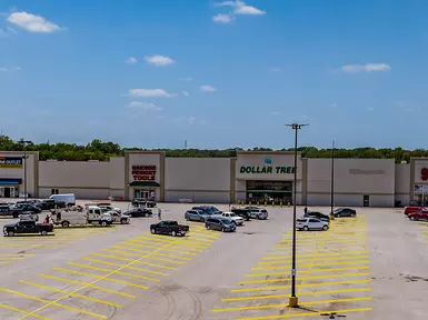 anchored shopping center in Pasadena, TX