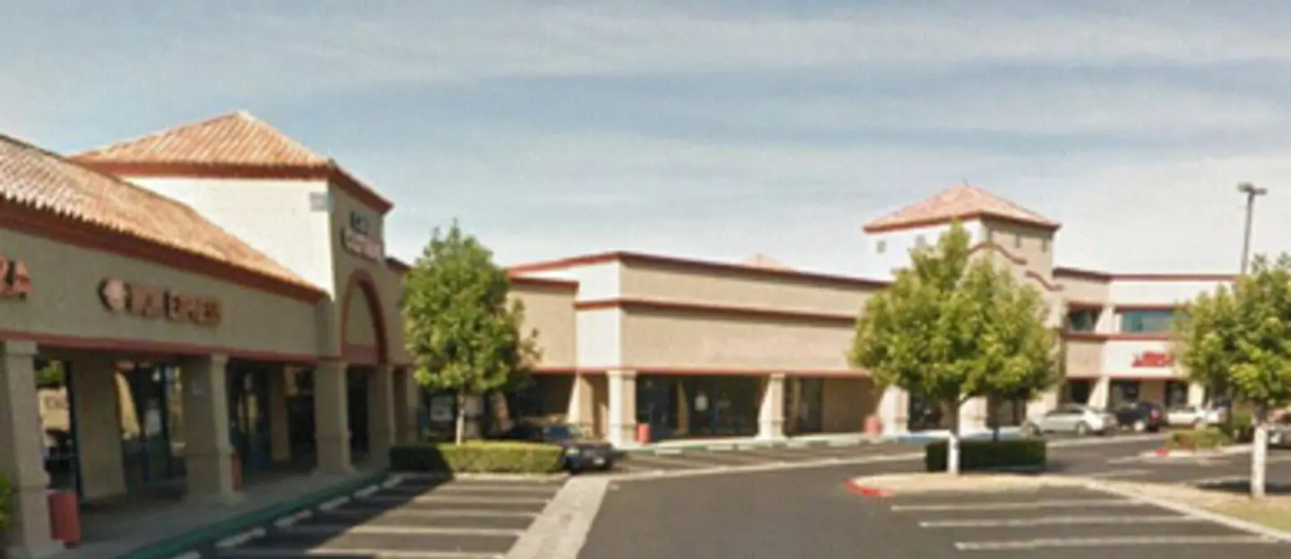 Retail Center - Shopping Center Debt 10-22 | Northmarq