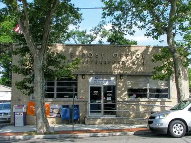 3,644-sq.-ft. single-tenant commercial building