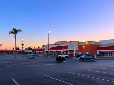 Garden Grove, CA neighborhood shopping center