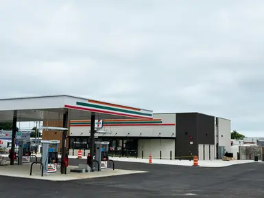4,800 square feet retail