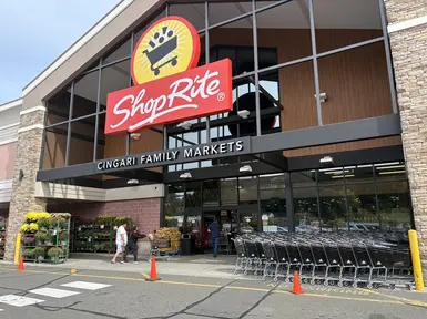 213,991-sq.-ft. grocery anchored shopping center