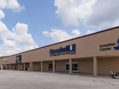 multi-tenant retail property in Conway, AK