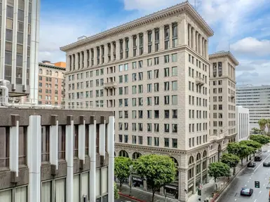 multi-tenant general office space