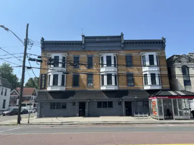 18-unit apartment building