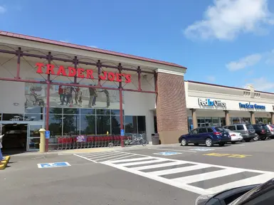 206,691-sq.-ft. anchored shopping center