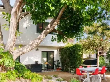 Los Angeles Apartment Community