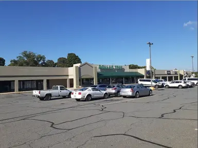 57,000 SF retail center