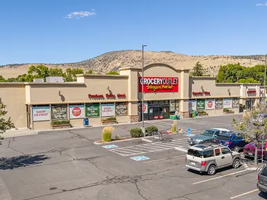 Grocery Outlet Center