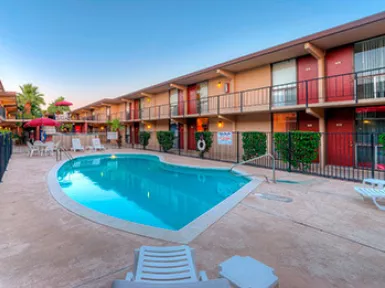 WarrenHouseNorthMainPic