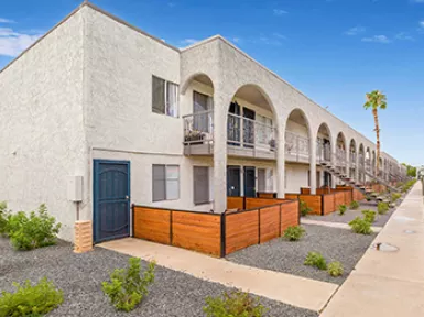 Obsidian on 85th 100-unit Phoenix multifamily property