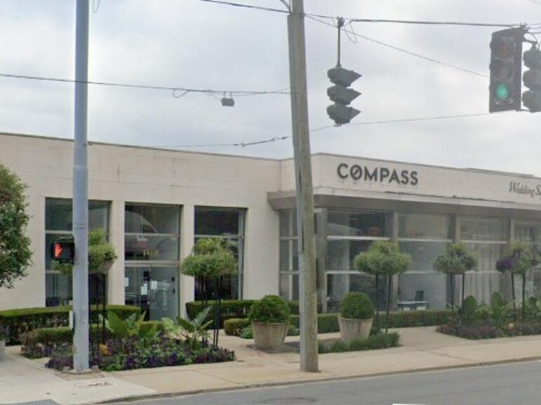 Manhasset Retail Building