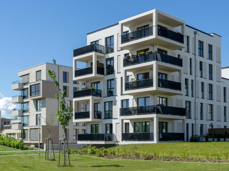 Image of multi-story apartment building