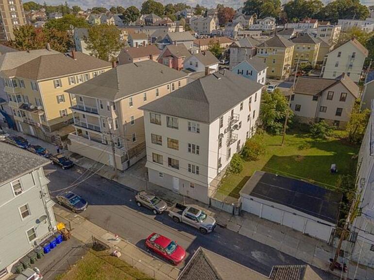 Massachusetts low-rise apartments