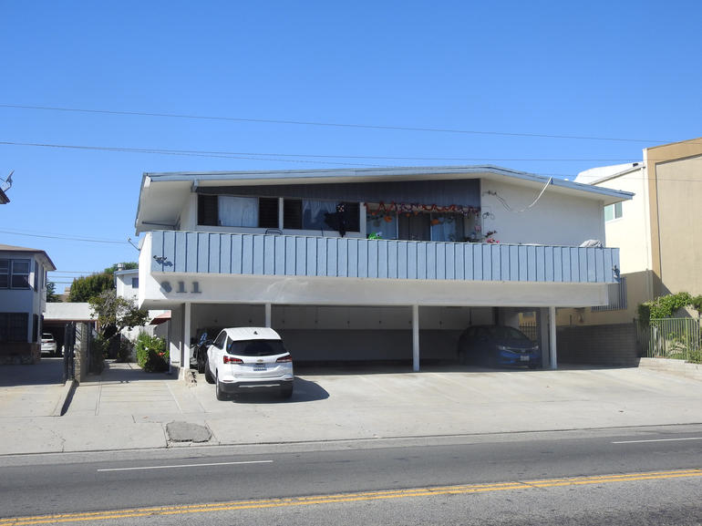 10-unit garden-style multifamily property in Los Angeles