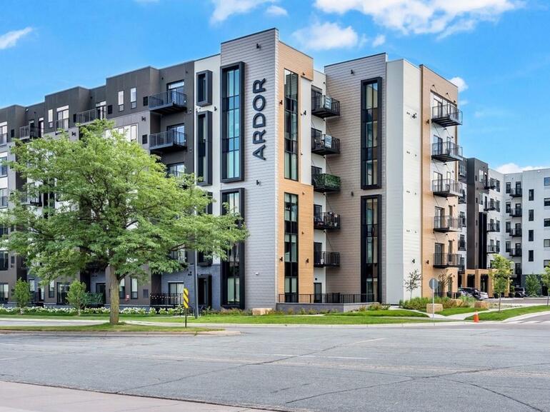 ardoronthebluffs,235unitmidrisemultifamily