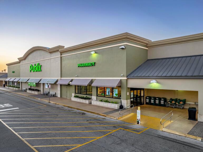 89,978-sq.-ft. anchored multi-tenant retail center