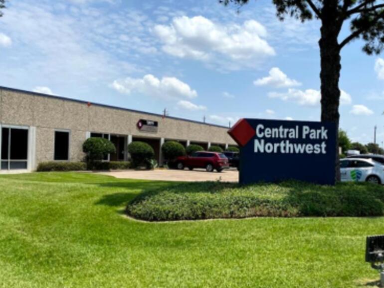 293,743-sq.-ft. flex/light industrial business park