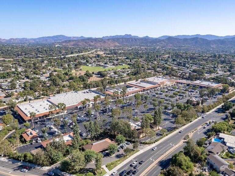 128,243-sq.-ft. grocery-anchored retail center 