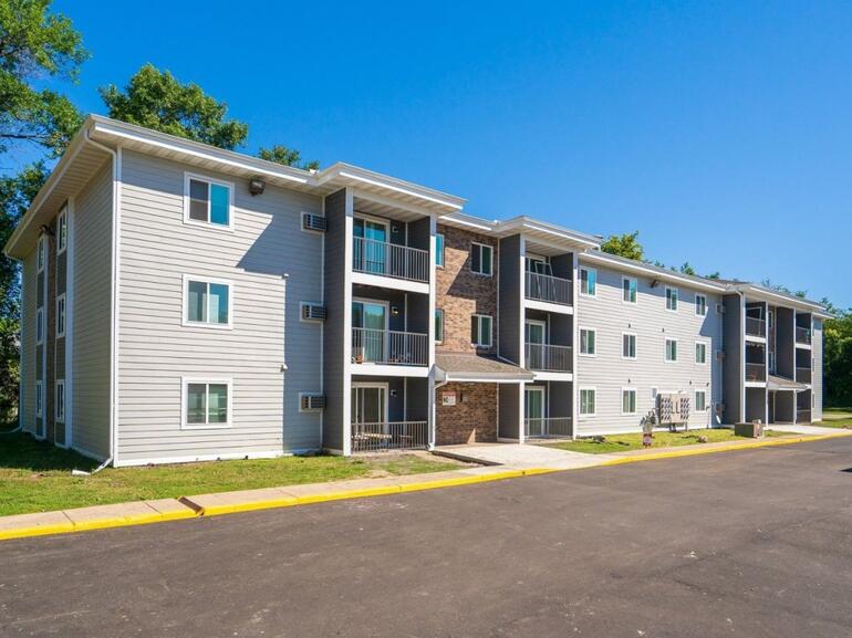 Cooper's Court Apartments