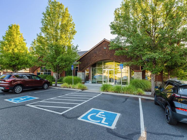 single-tenant medical office near Portland