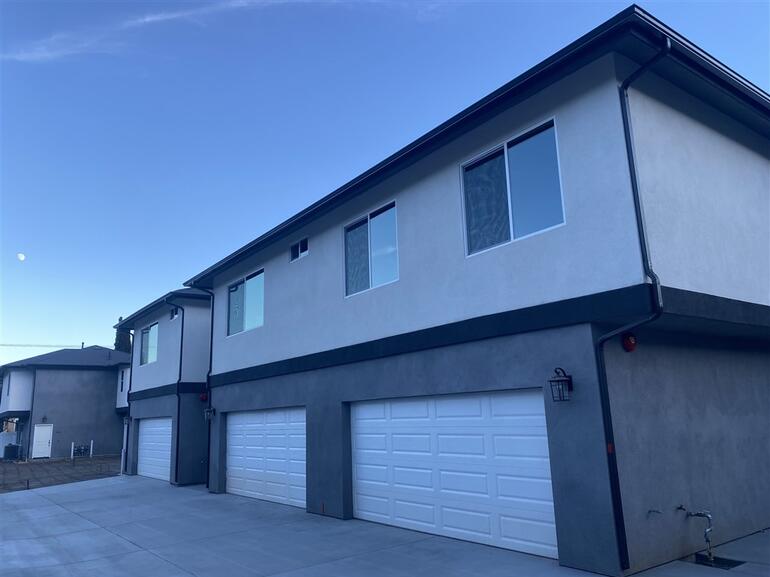 5-unit apartment complex 