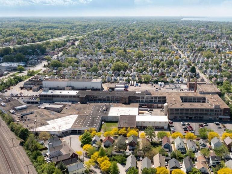 559,000-sq.-ft. industrial facility in Lakewood, Ohio