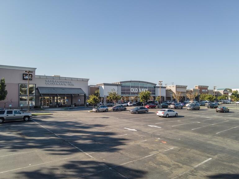 82,000-sq.-ft. big box shopping center