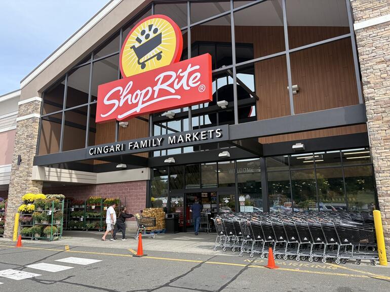 213,991-sq.-ft. grocery anchored shopping center