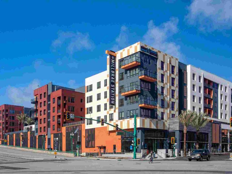 320-unit multifamily apartment community