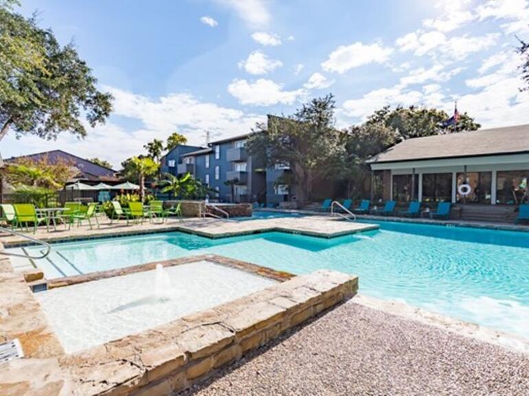 The Jasmine, a 370-unit multifamily community in Dallas, TX.