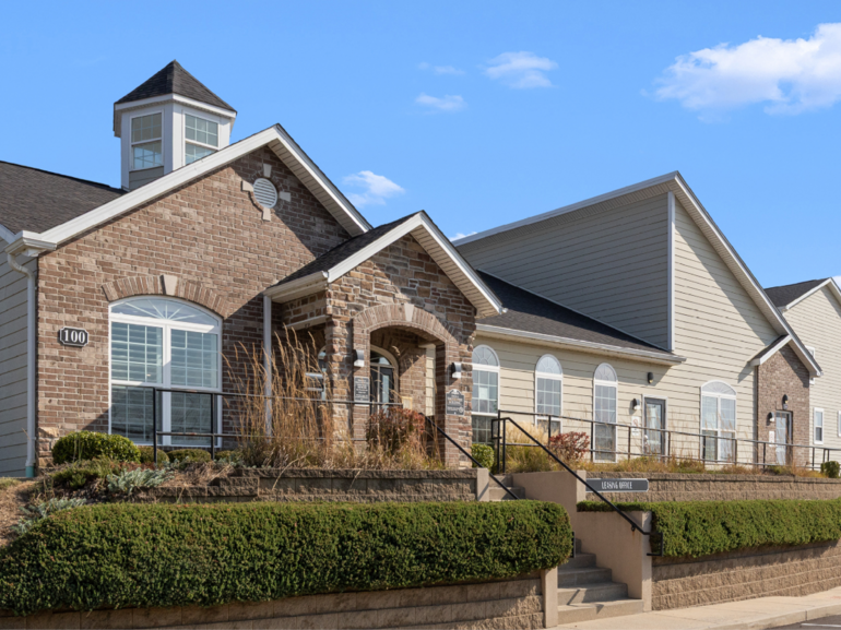 381unitgardenapartments