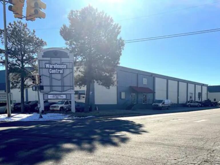 325,858-sq.-ft. office warehouse property