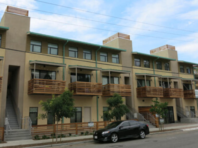 0000000000000000000000000692898