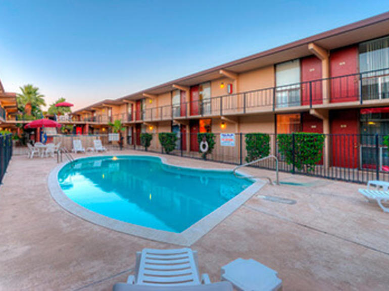 WarrenHouseNorthMainPic