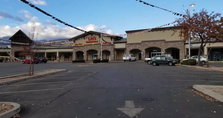 Pavilions-Retail-Center